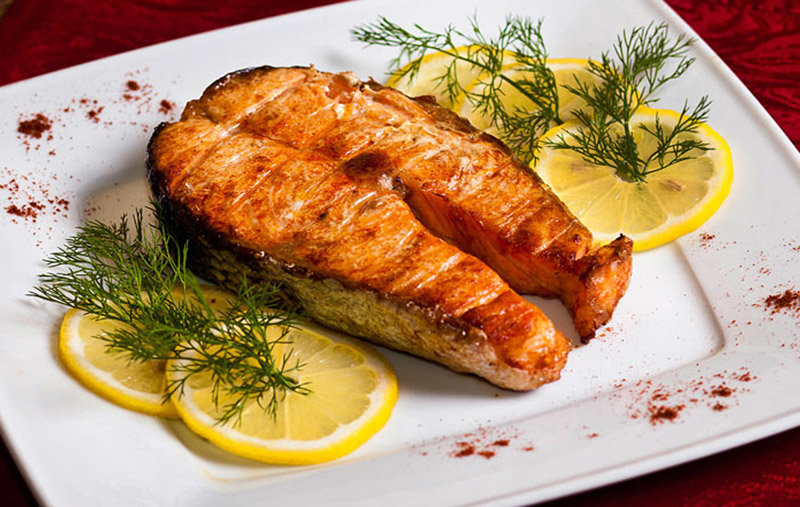 Достойная альтернатива мясу — рыба на гриле