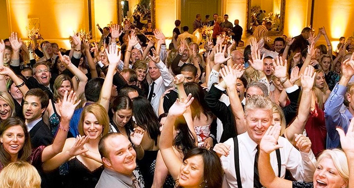 Назначьте день, в который будете отмечать день рождения компании в последующие годы