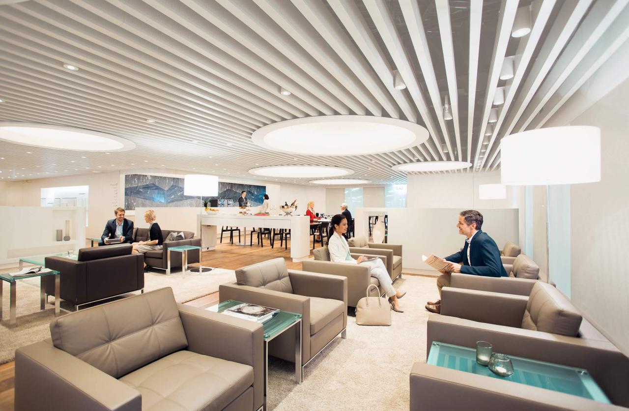 На выставках можно с успехом обсудить дела