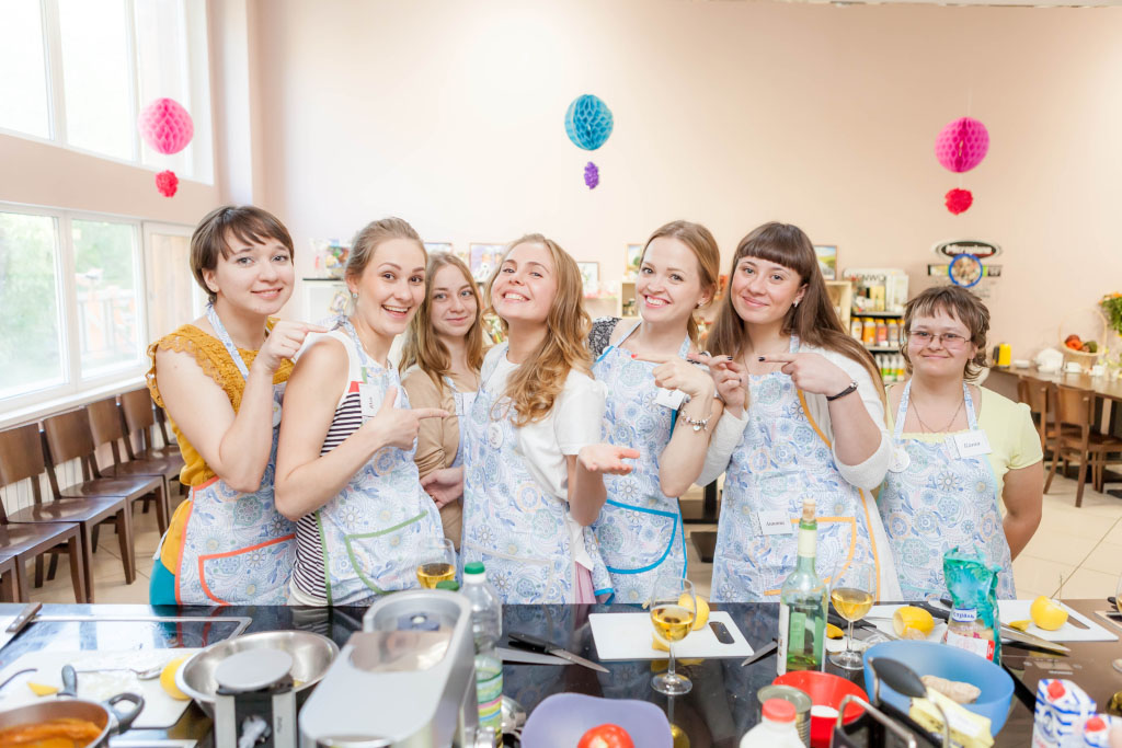Не тратиться на девичник и при этом весело провести время позволит мастер-класс
