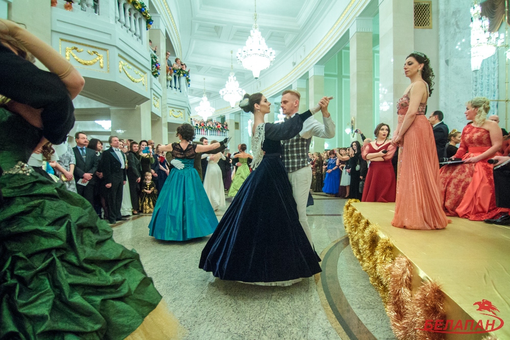 Классический выпускной бал