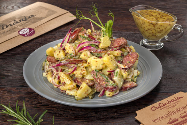 Немецкий салат с колбасками