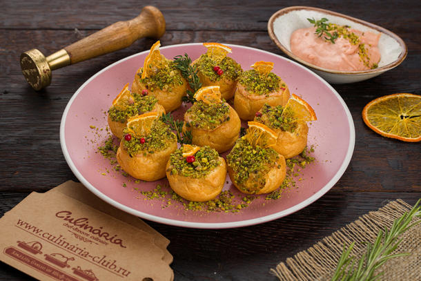 Профитроли с муссом из лосося Профитроли с муссом из лосося