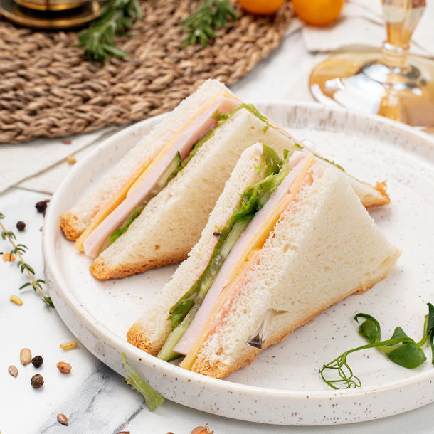 Мини- сендвич с ветчиной и сыром