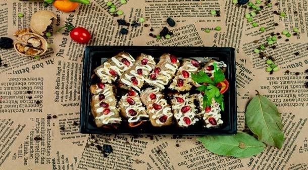 Крученики из баклажан фаршированные корейской морковью 10 шт. Крученики из баклажан фаршированные корейской морковью 10 шт.