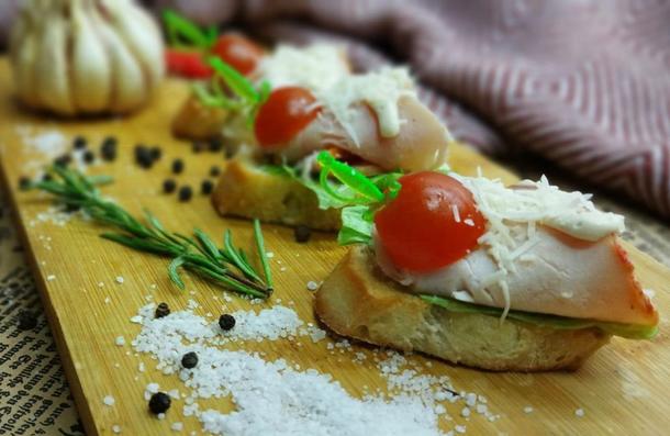 Брускетта со свиной лопаткой 5 шт. Брускетта со свиной лопаткой 5 шт.