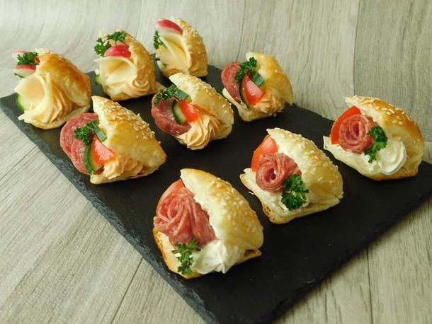 Буше с чоризо и сыром