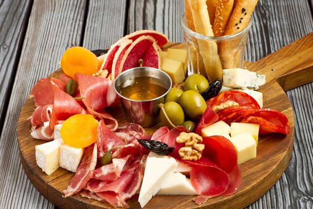 Сырно-мясная нарезка Сырно-мясная нарезка