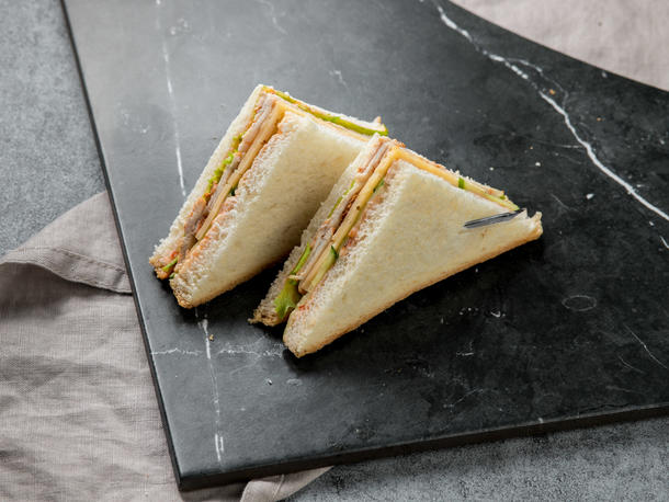 Мини-сэндвич с куриным, запеченным филе