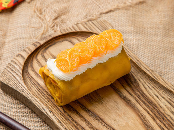 Блинный рулет ананас Блинный рулет ананас