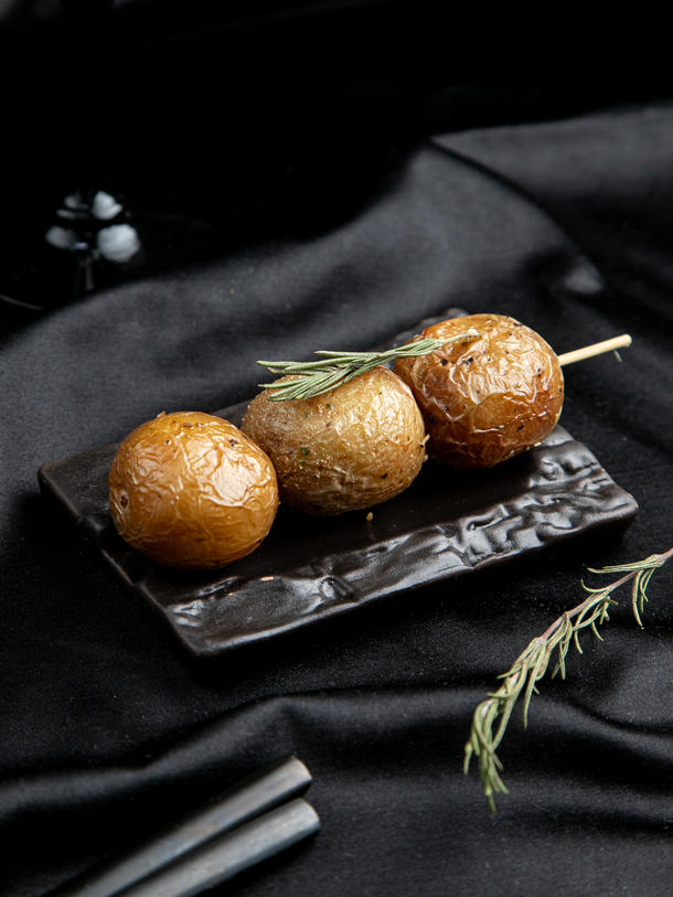 Шашлычки из черри картофеля Шашлычки из черри картофеля
