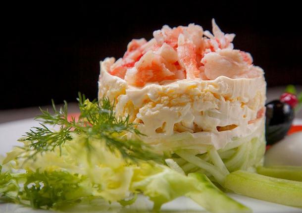 Б салат с кальмарами и креветками Б салат с кальмарами и креветками