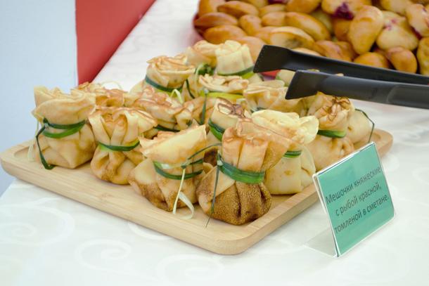 Блинные мешочки с курицей