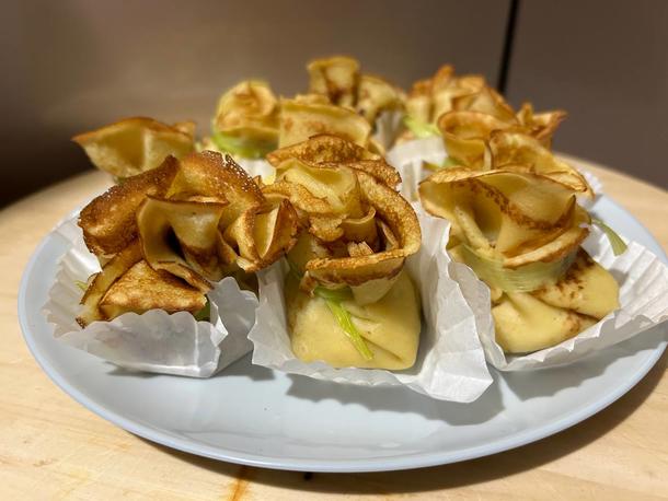 Блинные мешочки с мясом