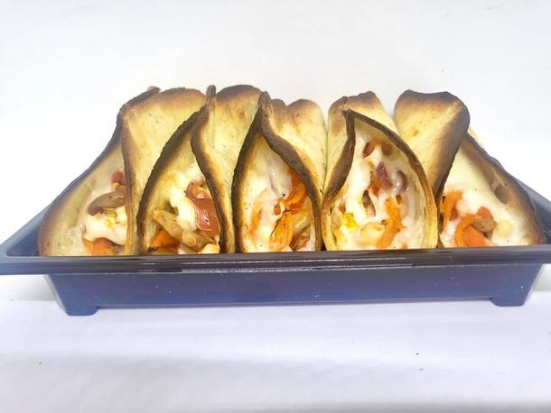 Мини тако с курицей и овощами (5 шт) Мини тако с курицей и овощами (5 шт)