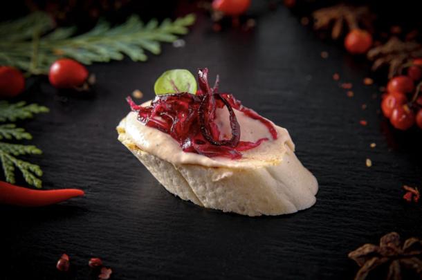 Тапас с куриным паштетом и тимьяном