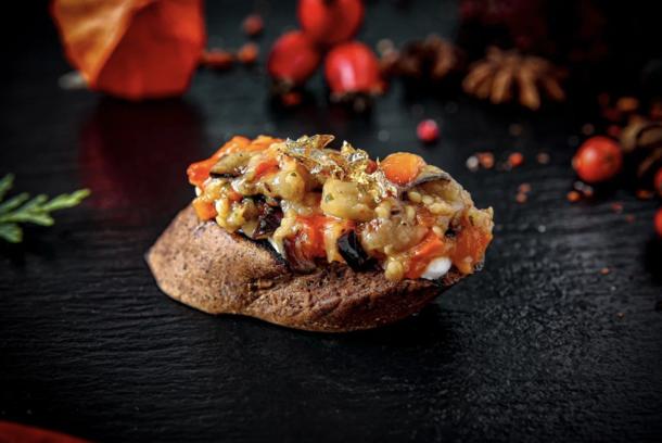 Тапас с печеным овощами и песто Тапас с печеным овощами и песто