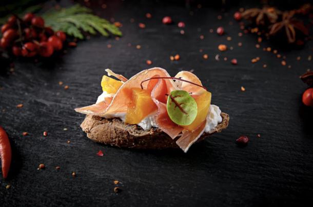 Тапас прошутто с персиком