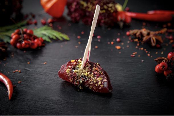 Прищепка из свеклы с фисташками