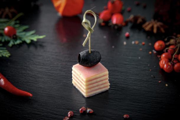 Канапе сыр с ветчиной