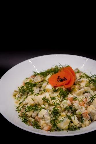 Салат "Оливье" с мясными деликатесами 200гр