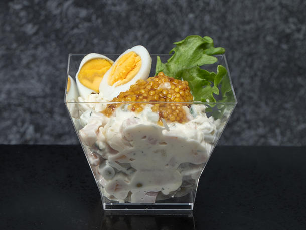 Салат "Оливье" с копченой курицей и дижонской горчицей