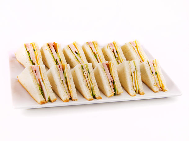 Мини-сэндвич с хумусом и овощами Мини-сэндвич с хумусом и овощами