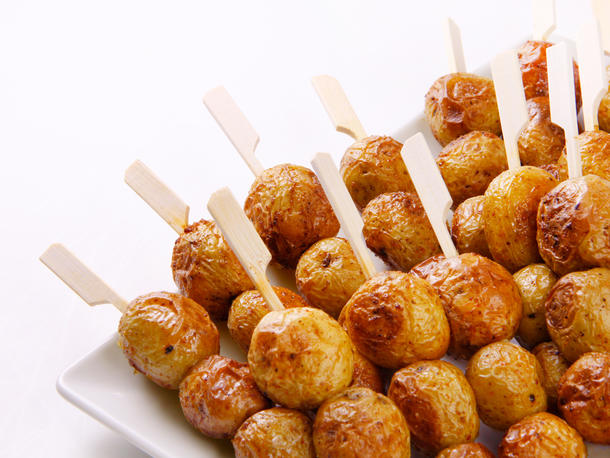 Шашлык из черри картофеля