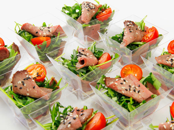 Салат с ростбифом.