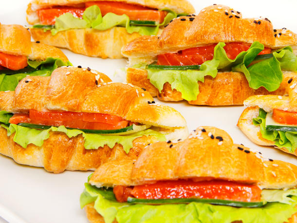 Круасаны с лососем