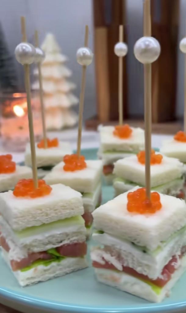 Канапе с икрой и красной рыбкой (10 шт)