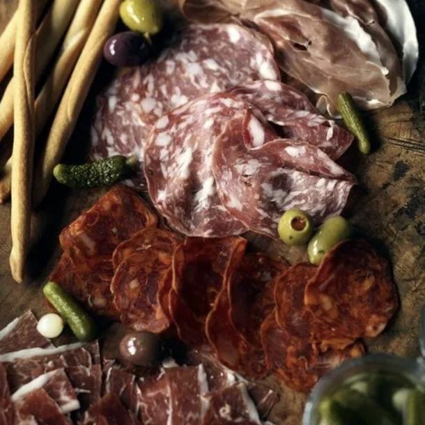 Бокс 3. Тарелка мясных деликатесов