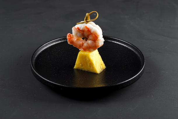 Канапе с креветкой и ананасом