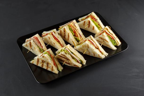 Мини сэндвич с омлетом и беконом Мини сэндвич с омлетом и беконом