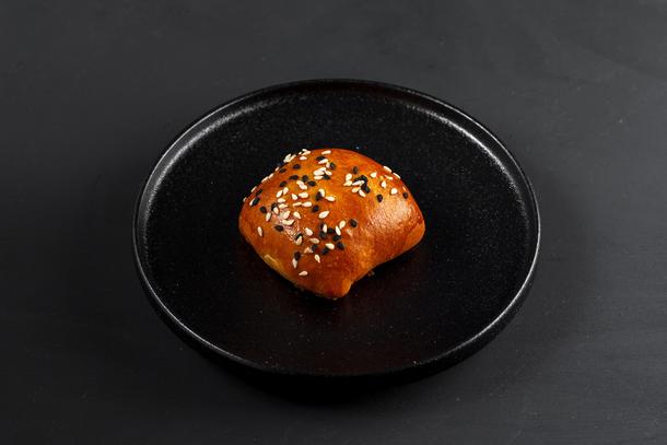 Пирожок с картофелем и грибами