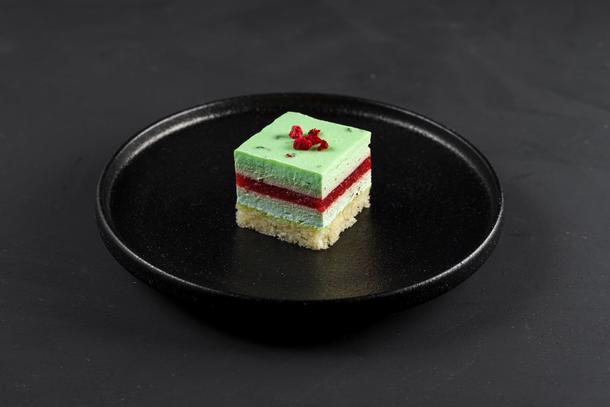 Мятно-клубничный бисквит Мятно-клубничный бисквит