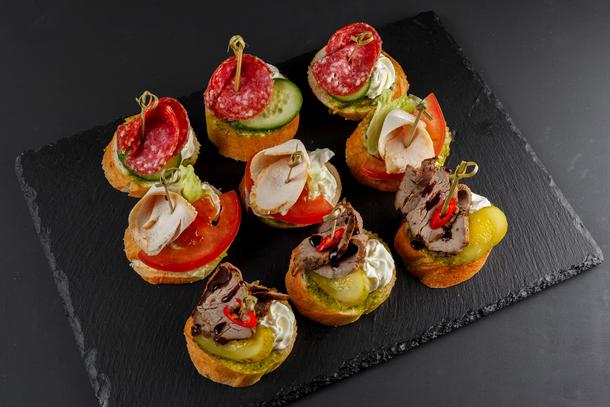 Сет брускетт с мясом Сет брускетт с мясом