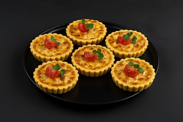 Мини-киш с курицей и томатами Мини-киш с курицей и томатами