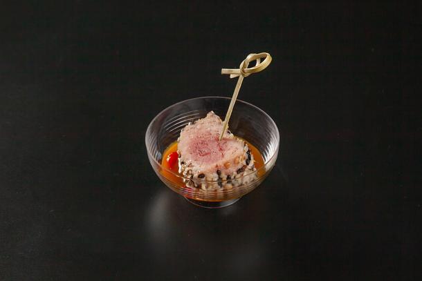 Тунец с кремом из манго и имбиря Тунец с кремом из манго и имбиря