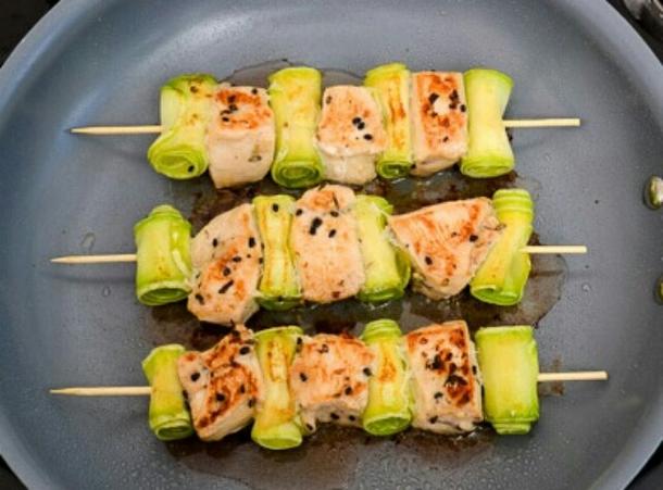 Шашлычок куриный с кабачком Шашлычок куриный с кабачком
