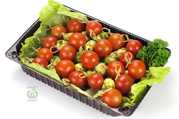Закуска "Капрезе" из мини моцареллы и черри на шпажке (20 шт) Закуска "Капрезе" из мини моцареллы и черри на шпажке (20 шт)