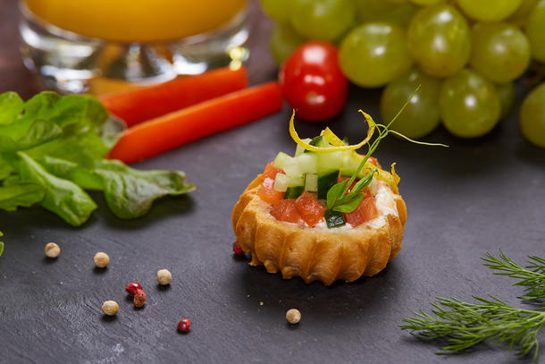 Профитроль с муссом из куриной печени
