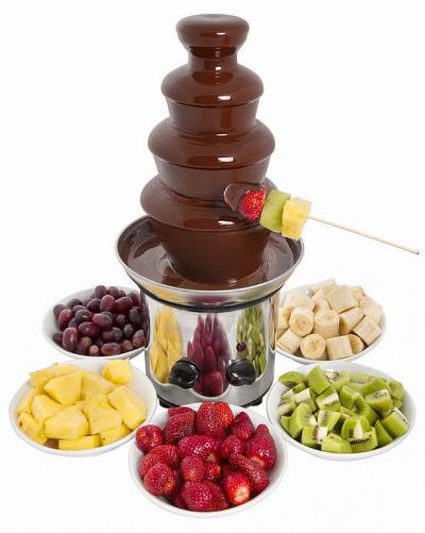 Шоколадный фонтан с фруктовым ассорти