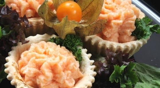 Канапе с муссом из копченой курицы Канапе с муссом из копченой курицы