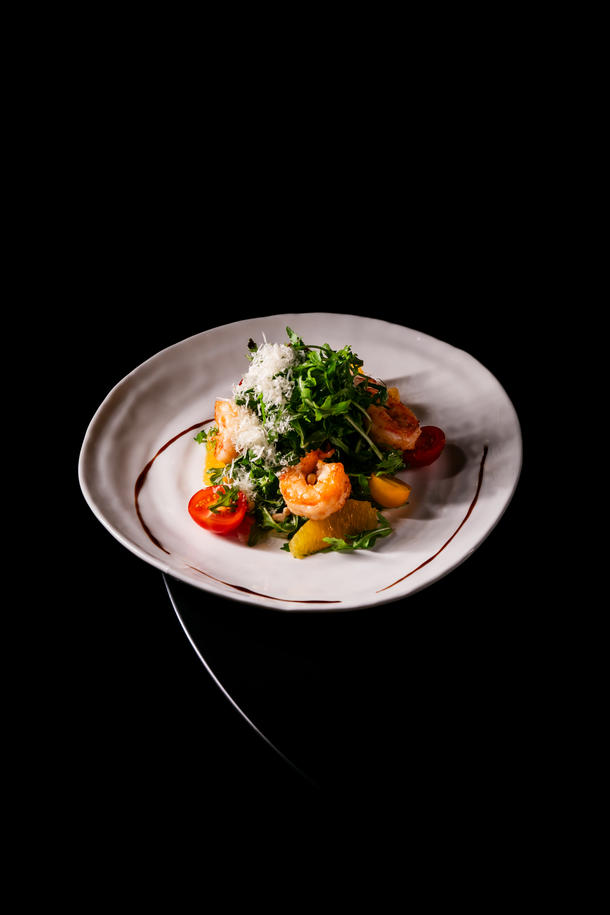 Салат руккола с креветкой