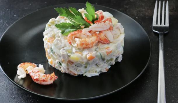 Оливье с раковыми шейками