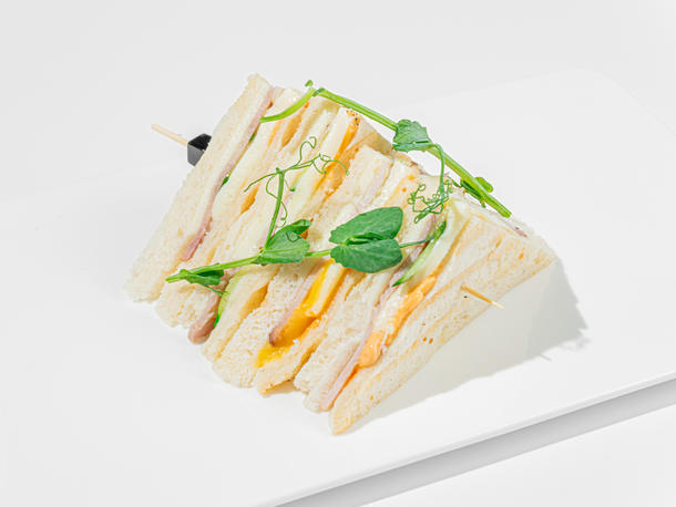 Мини сэндвичи с курицей цезарь 4 шт.