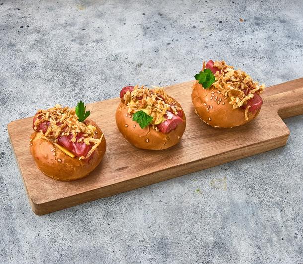 Мини хот-дог датский на булочке бриош