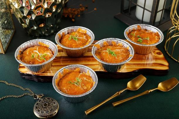 Кокот с курицей и белыми грибами