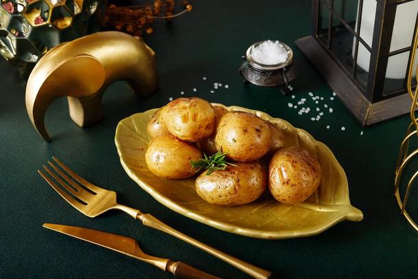 Картошка бейби с чесноком и травами Картошка бейби с чесноком и травами